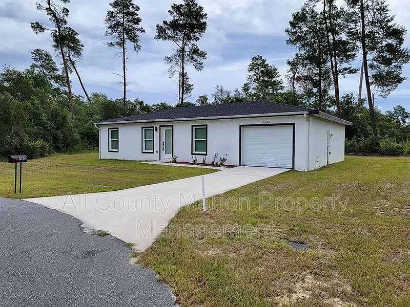 3 bed, 2.0 bath, 1011 sqft, $1,550 — Photo 2