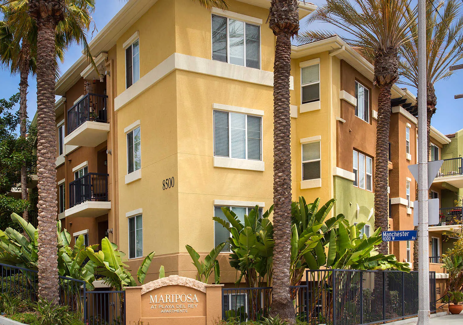 Mariposa at Playa del Rey — Photo 2