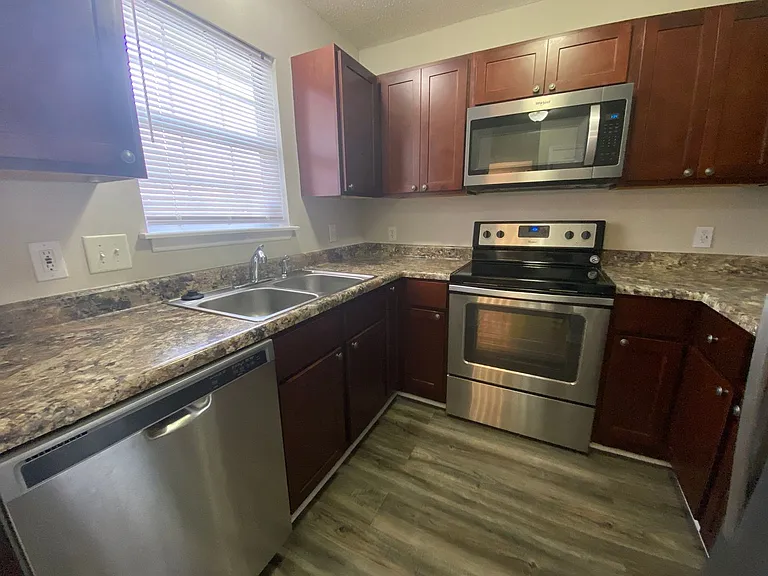 Meridian Park Apartments — Photo 87