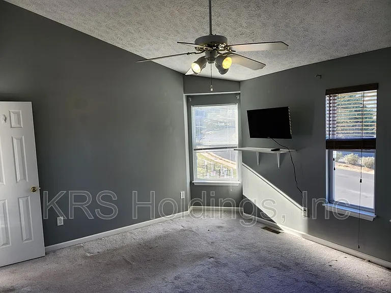 1210 Victorian Village Dr — Photo 9