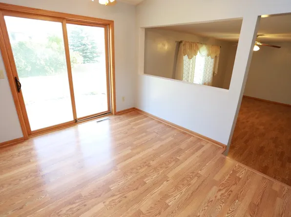 7133 90th Ave N, Brooklyn Park, MN 55445