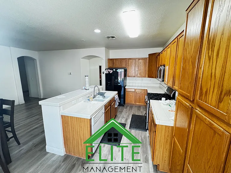 9009 Tillander Way — Photo 9