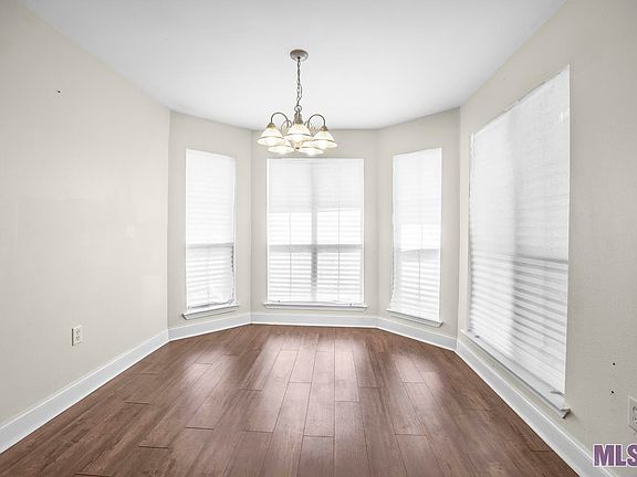 5th image of 43271 N Henderson Ave