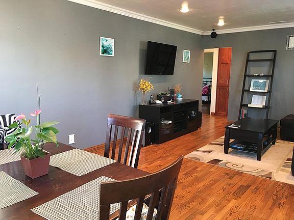 Dining area / living room