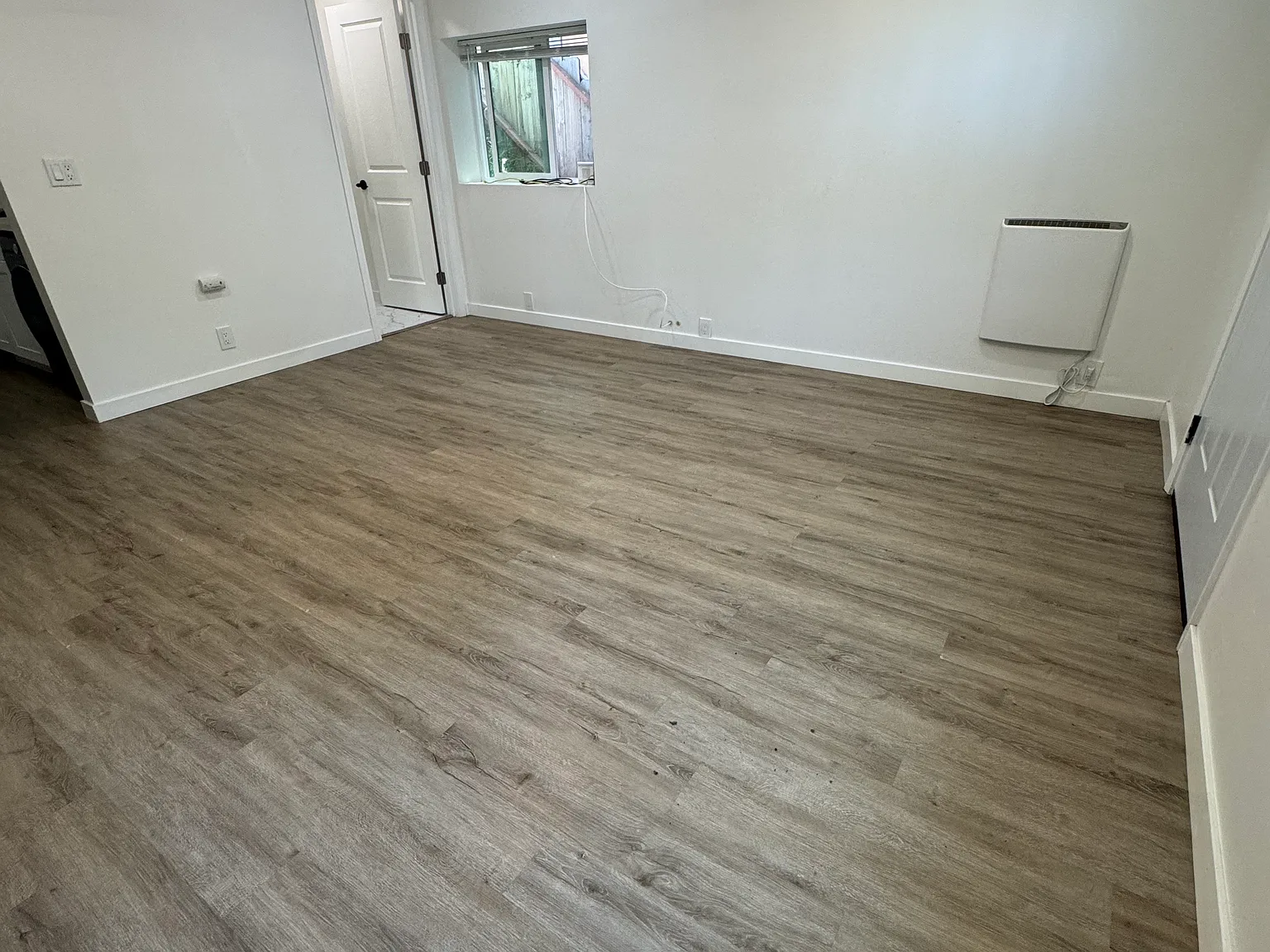 Studio, 400 sqft, $2,200 — Photo 2