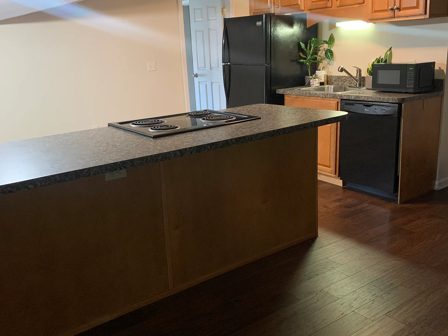 3 bed, $1,700 — Photo 2