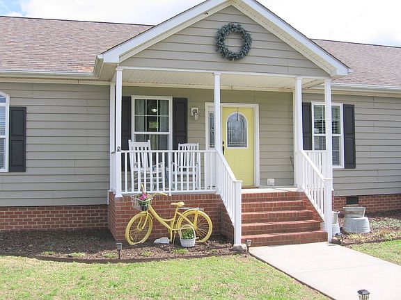 2nd image of 15147 Carol Dr