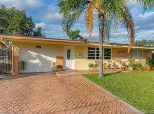 8871 NW 12th St, Pembroke Pines, FL 33024