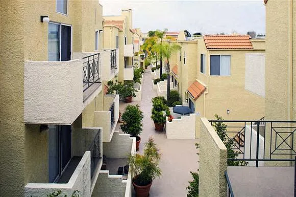 The Oaks Apartments — Photo 20