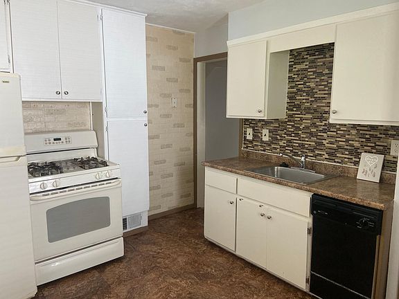 2nd image of 2084 Regina Ave