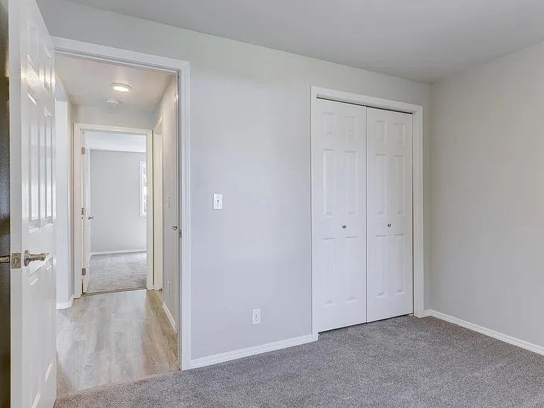 7838 W Prince St — Photo 15