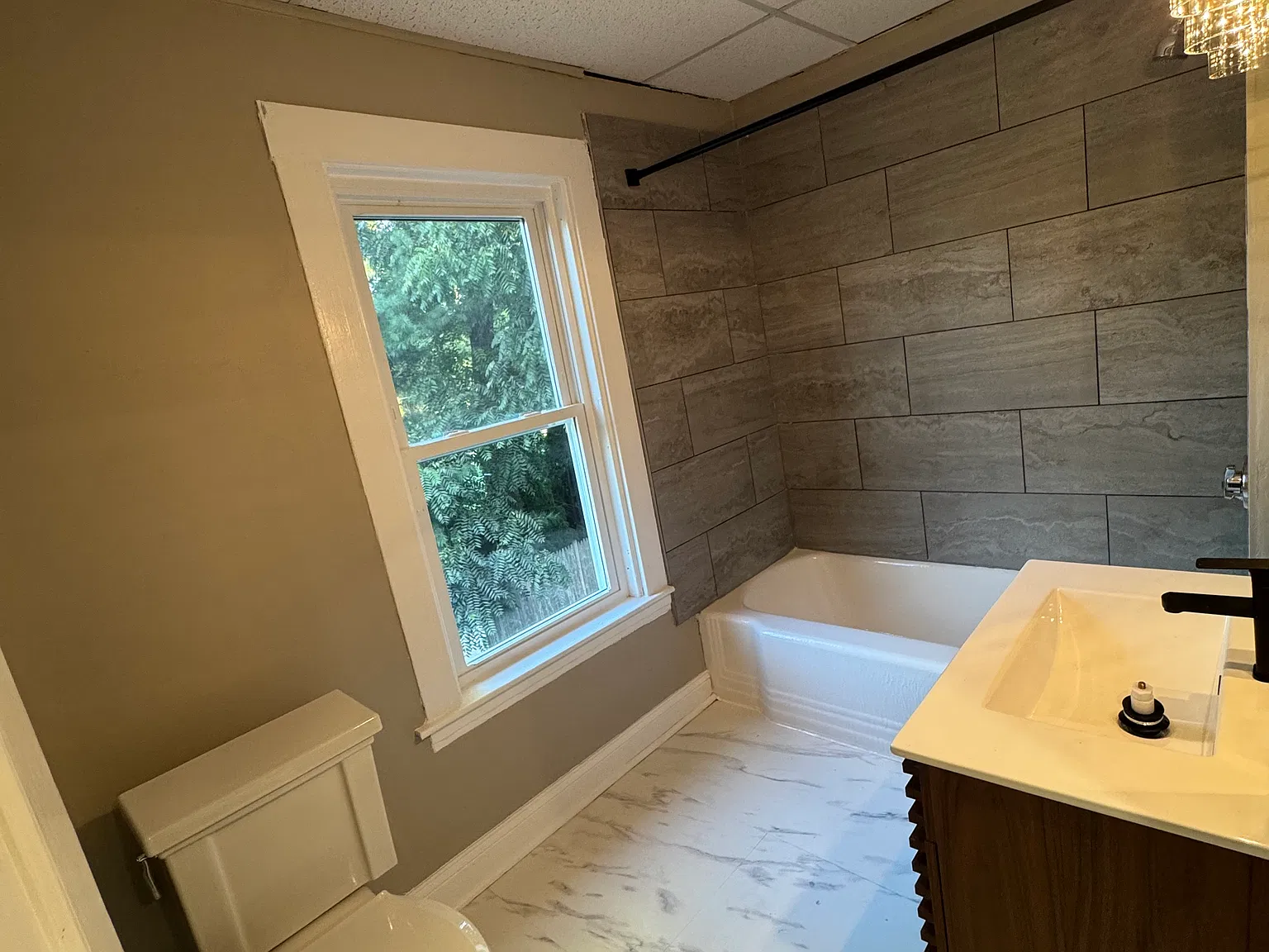 3 bed, 1300 sqft, $3,100 — Photo 4