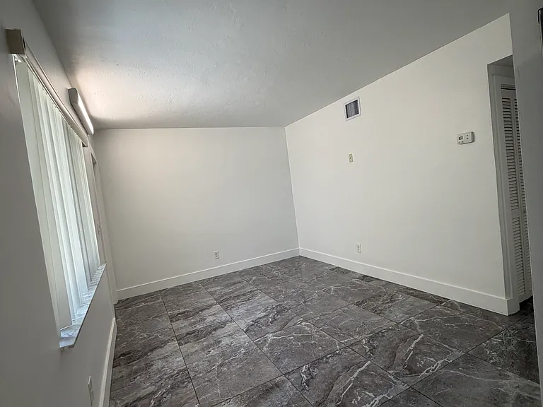 2012 NW Flagler Ter #3 — Photo 15