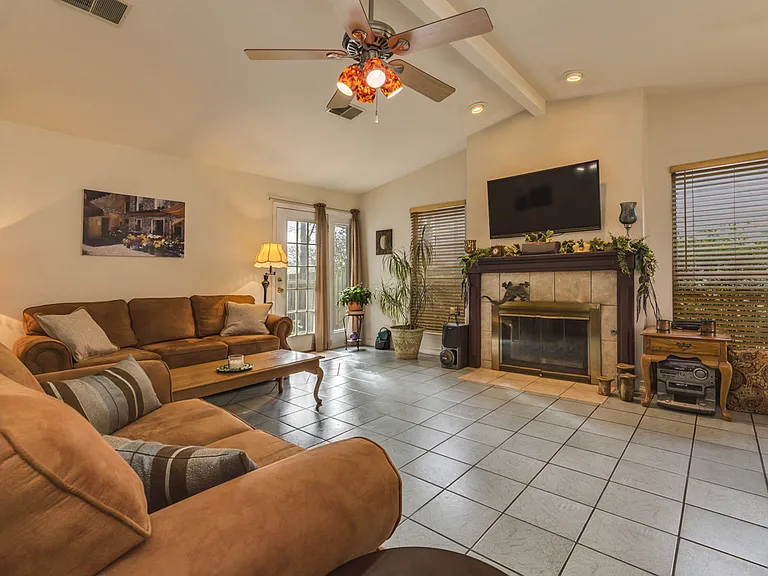 8309 Horton Trl — Photo 3