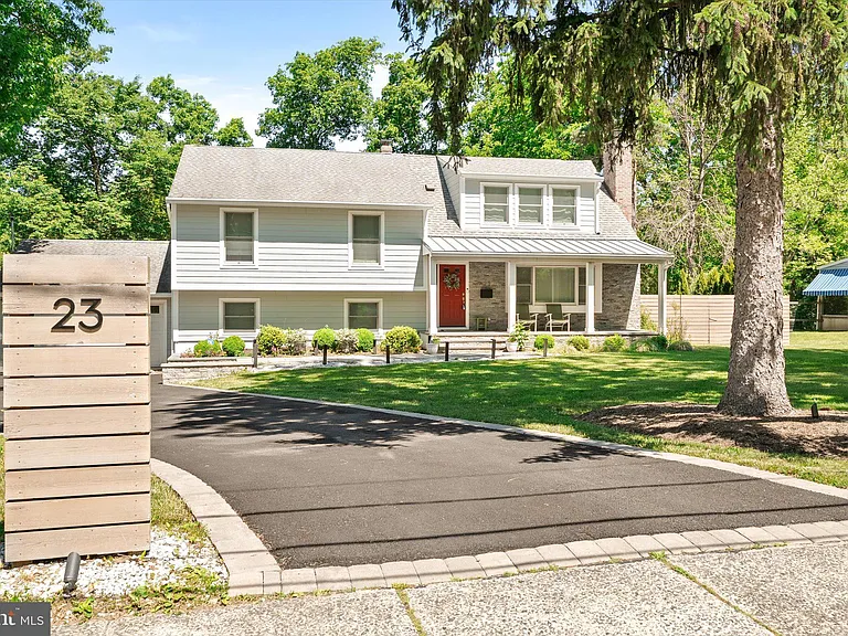 23 Linwood Cir — Photo 1