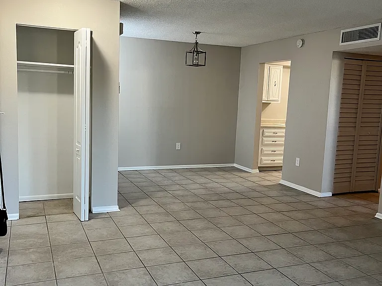 526 Orange Dr #25 — Photo 5