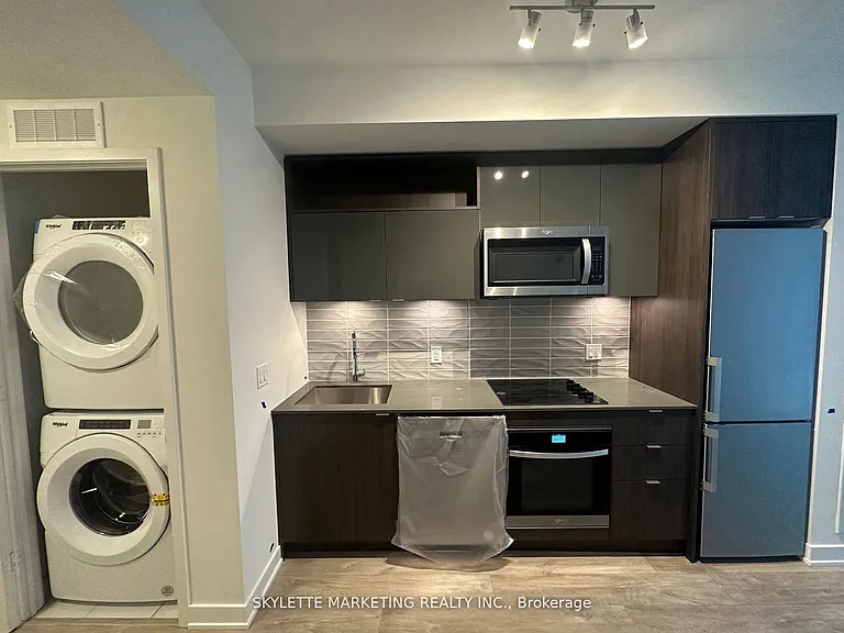 70 Princess St #1433-E — Photo 2