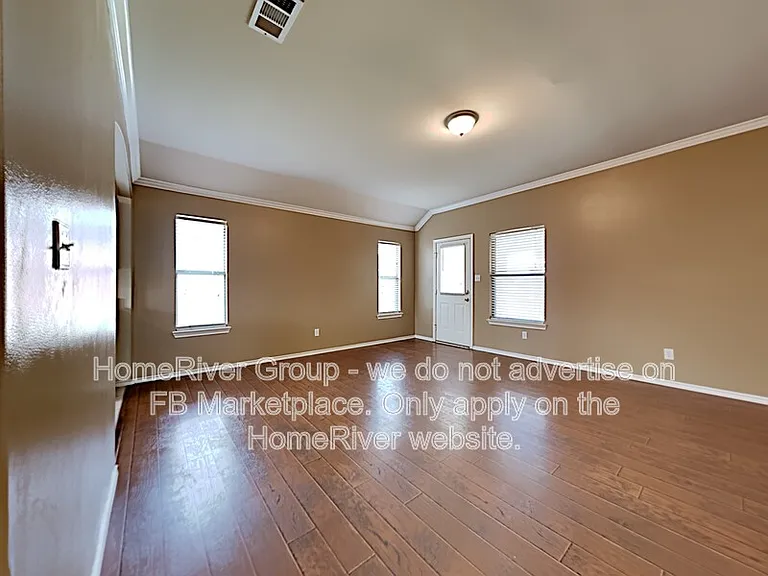 112 Magnolia St — Photo 5