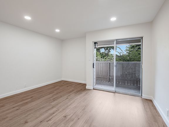 4th image of 340 Montclair St #11283565