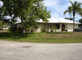 5215 Skylark Ct, Cape Coral, FL 33904
