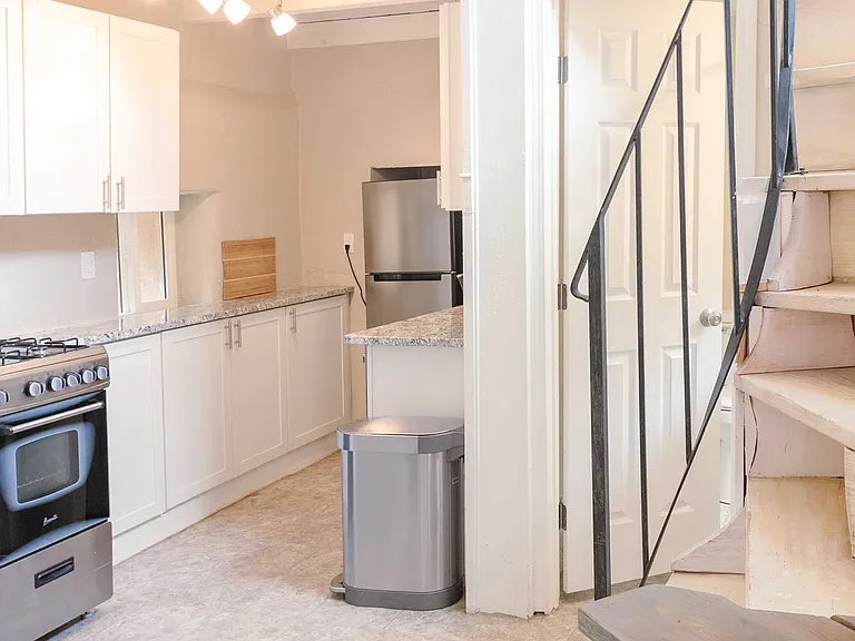 149 Candelario St #B — Photo 6