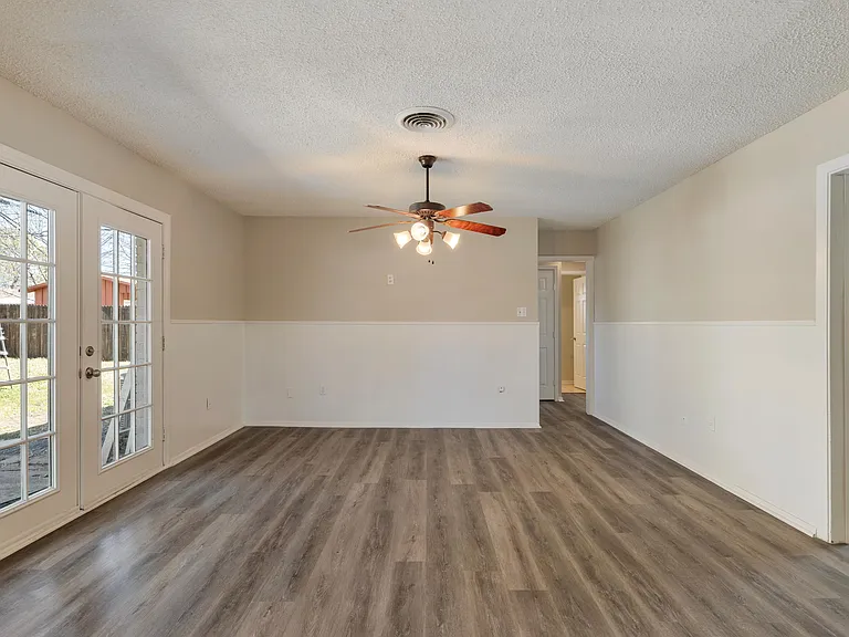506 E White St — Photo 10