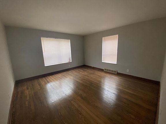 2nd image of 6947 Chippewa St #1W