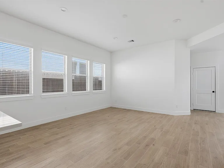 313 Rise Ln — Photo 6