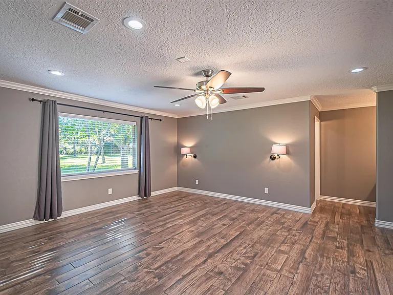 17615 Swansbury Dr — Photo 29