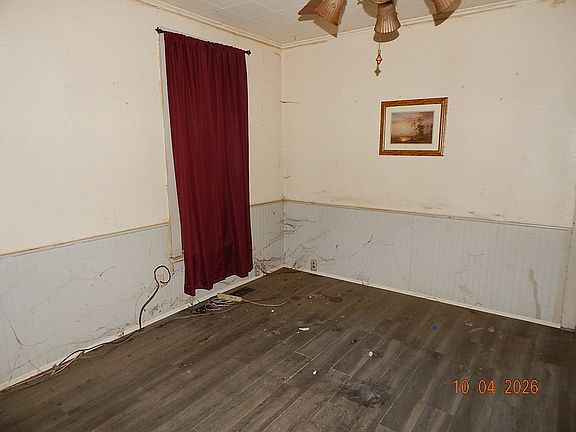 4th image of 80 30th Ave N