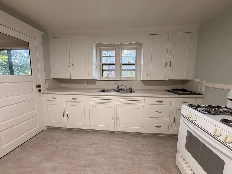 254 Warren Ave SE — Photo 10