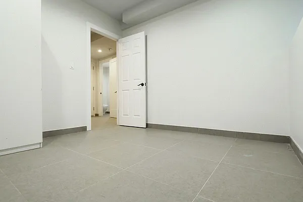 Rented by Tapiro Realty | media 30