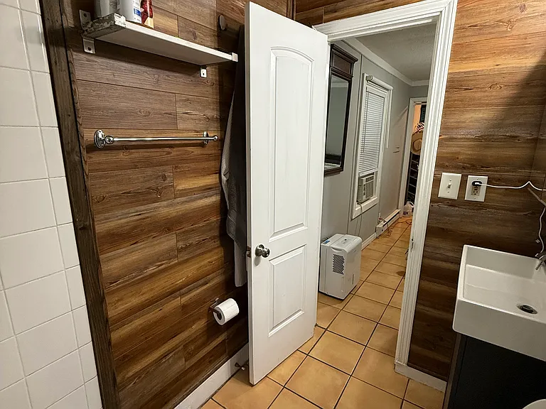 1147 United Ave SE #C — Photo 10