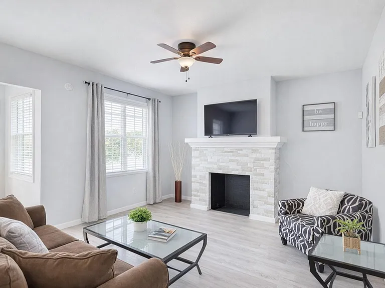 501 S Magnolia Ave #3 — Photo 3