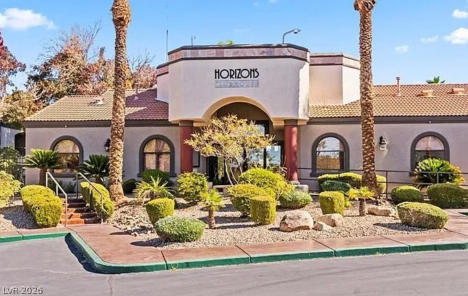 1 bed, 1.0 bath, 660 sqft, $1,295 — Photo 2