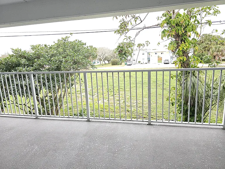 302 Lincoln Ave #10 — Photo 24