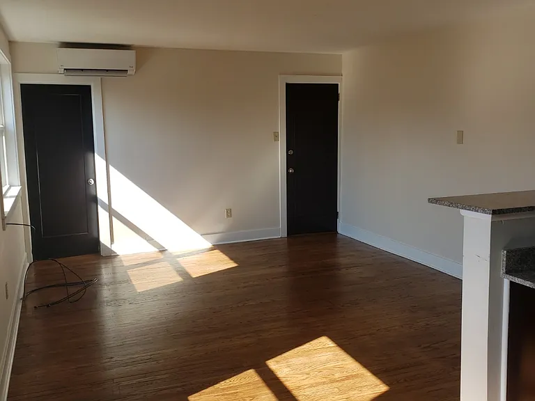 1435 N 2nd St #2R — Photo 2