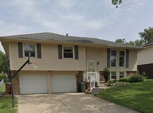 4806 Aspen Dr, Omaha, NE 68157