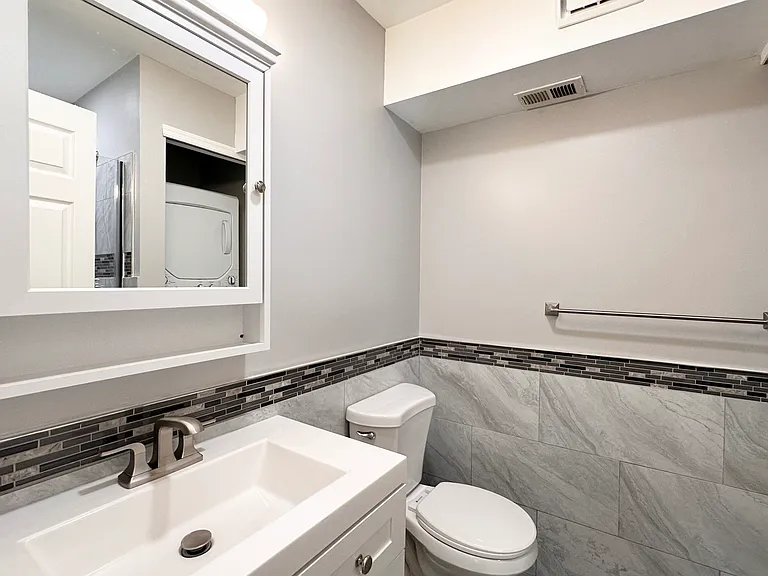 16012 Clark Ct — Photo 9