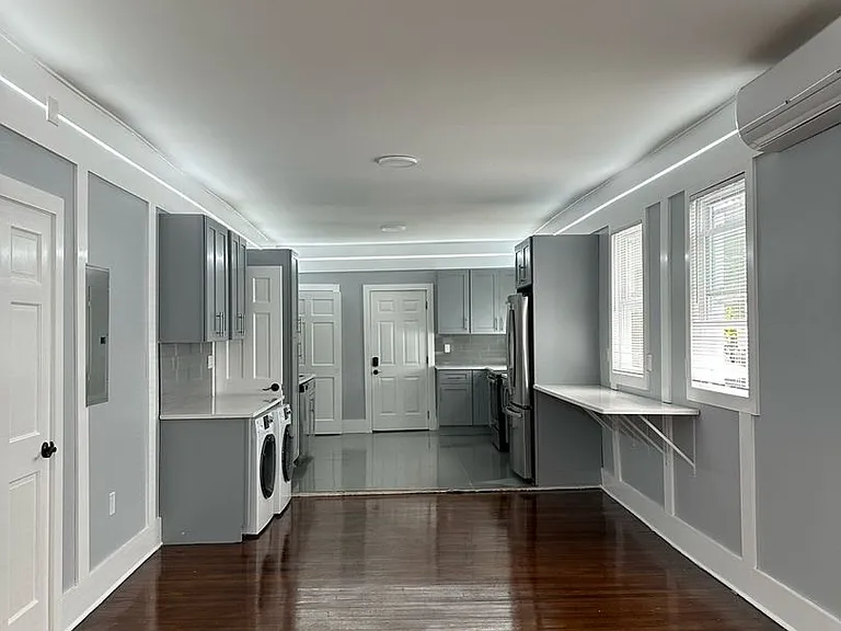 97 Sheffield Ave — Photo 9
