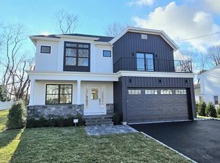 7 Bishop Dr S, Rye Brook, NY 10573