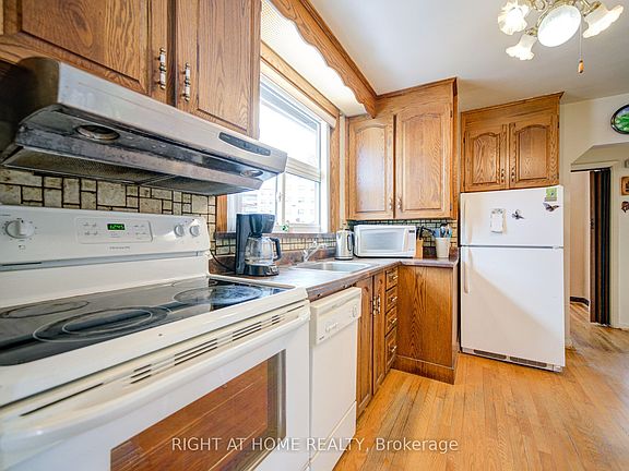 5th image of 25 Strode Dr