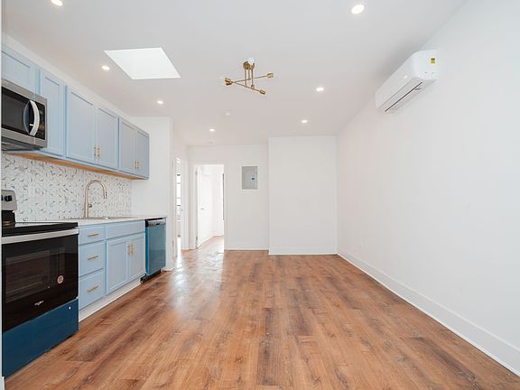 3rd image of 1179 Dean St #C