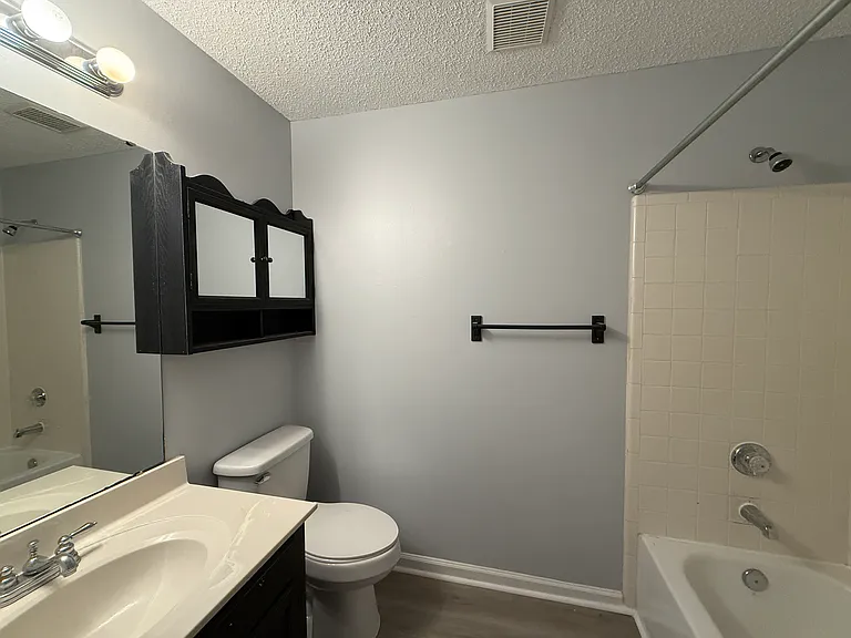 726 Southwest Dr — Photo 11