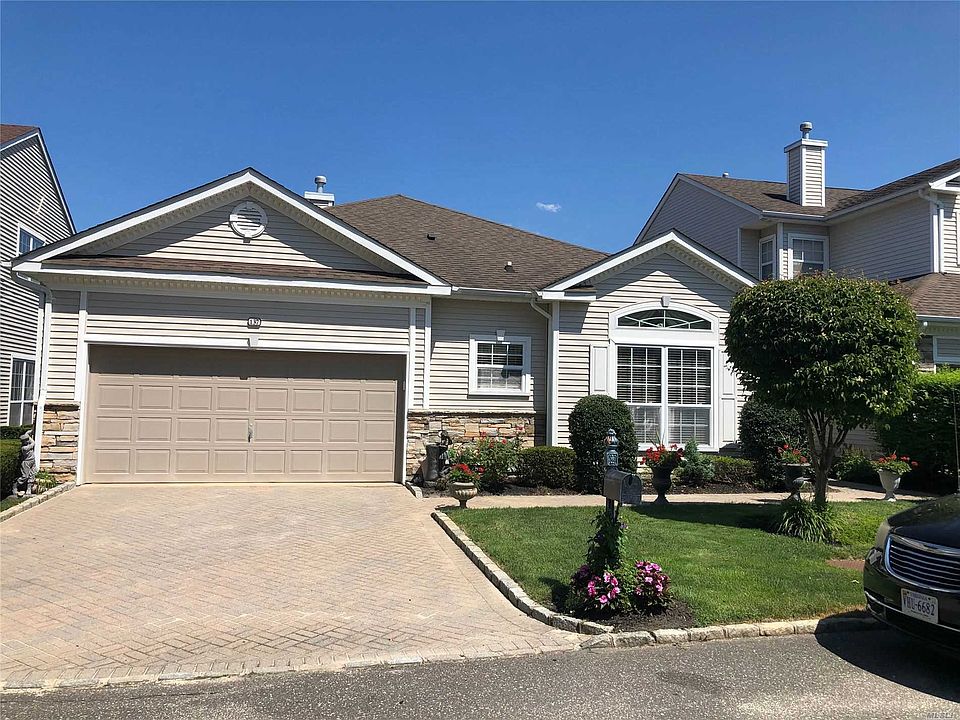 1st image of 137 Hamlet Dr