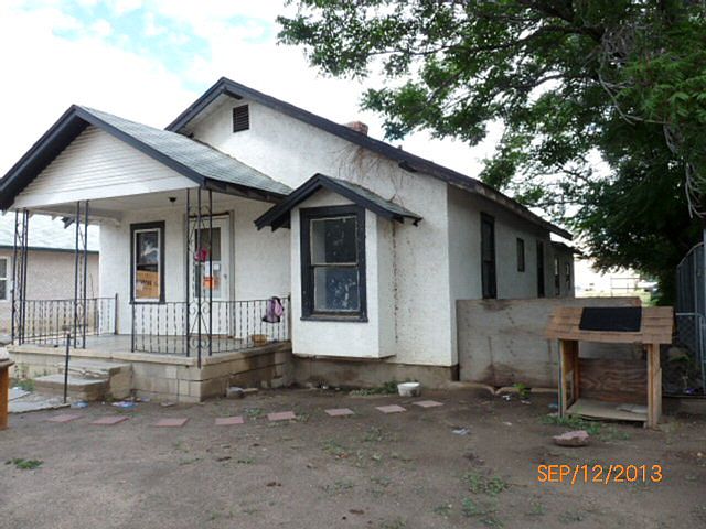 1st image of 1921 E 9th St