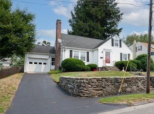 8 Claffey Ave, Worcester, MA 01606