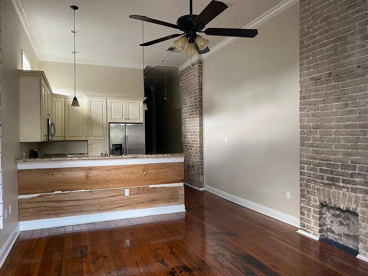 Building Photo - 3811 Iberville St