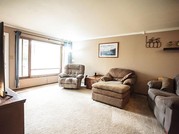 4th image of 1607 Hollins Ave