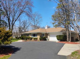 17W120 Woodland Ave, Bensenville, IL 60106